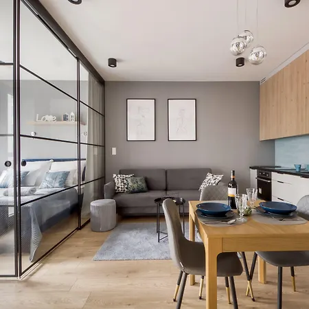 Night Metro Plocka Apartment